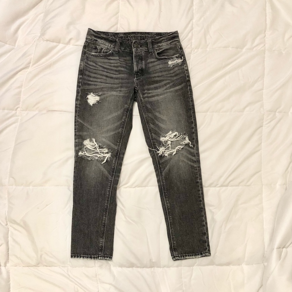 American Eagle high-waisted mom jeans